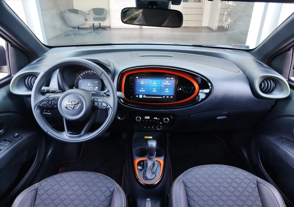 Toyota Aygo X cena 74900 przebieg: 12000, rok produkcji 2022 z Jarosław małe 211